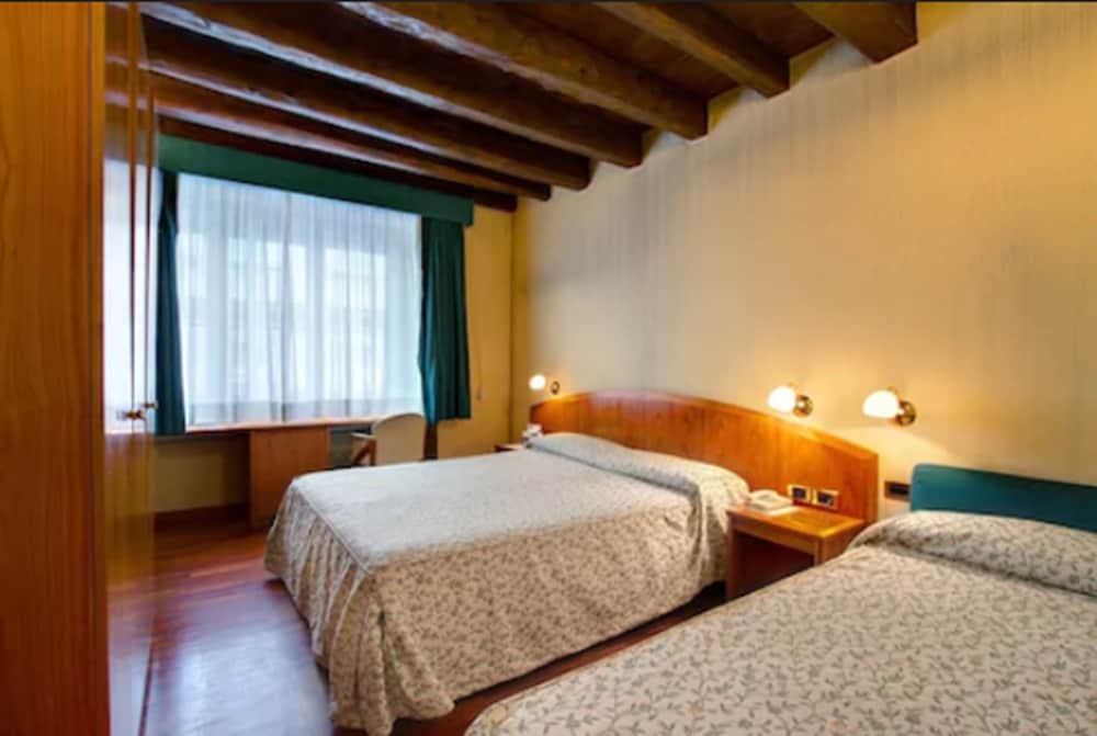 Hotel Corot 6