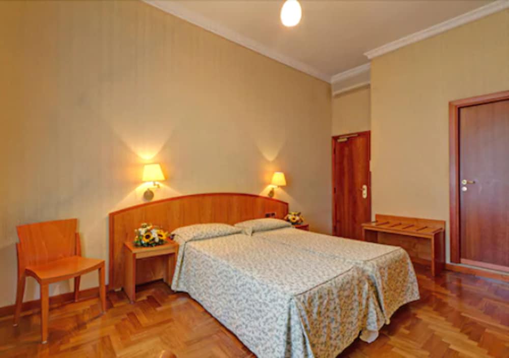 Hotel Corot 7