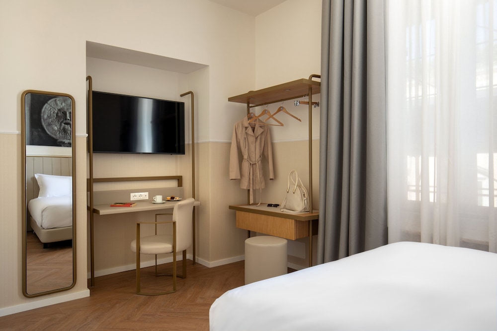 Cosmopolita Hotel Rome, Tapestry Collection by Hilton 22