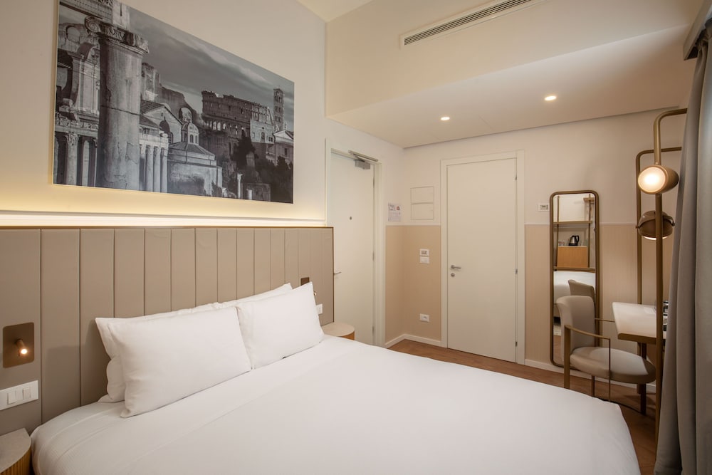 Cosmopolita Hotel Rome, Tapestry Collection by Hilton 23