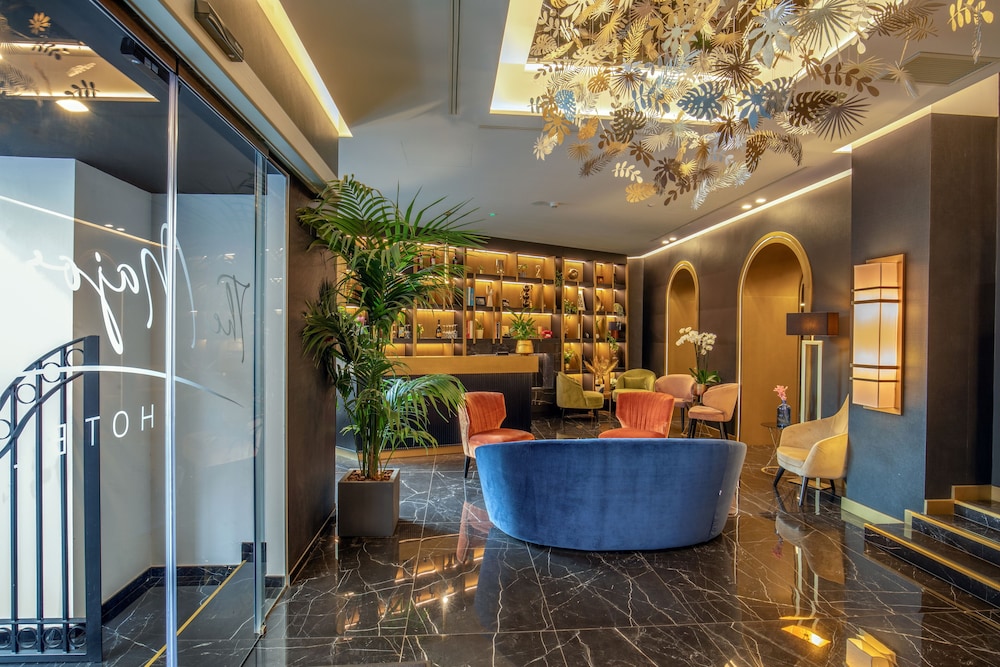 The Major Hotel 12