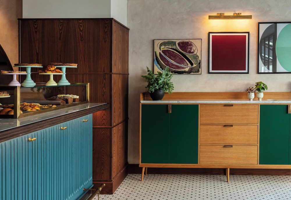 The Hoxton 24