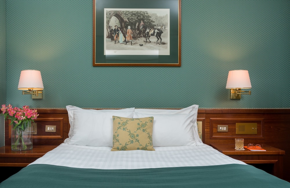 Leonardo Hotel Milan City Center 8