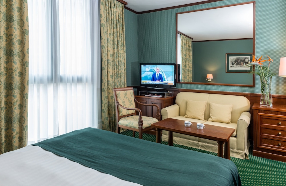 Leonardo Hotel Milan City Center 14