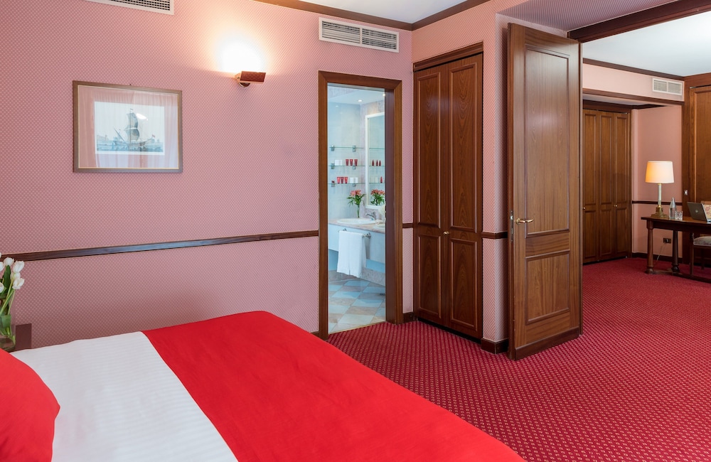 Leonardo Hotel Milan City Center 17
