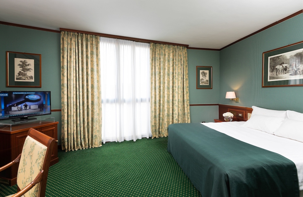 Leonardo Hotel Milan City Center 19