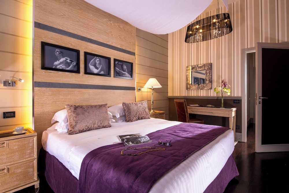 The Inn at the Spanish Steps 16