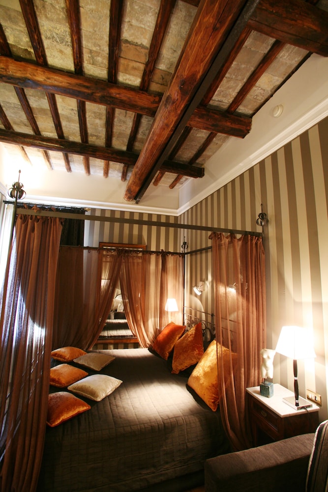 The Inn at the Spanish Steps 7
