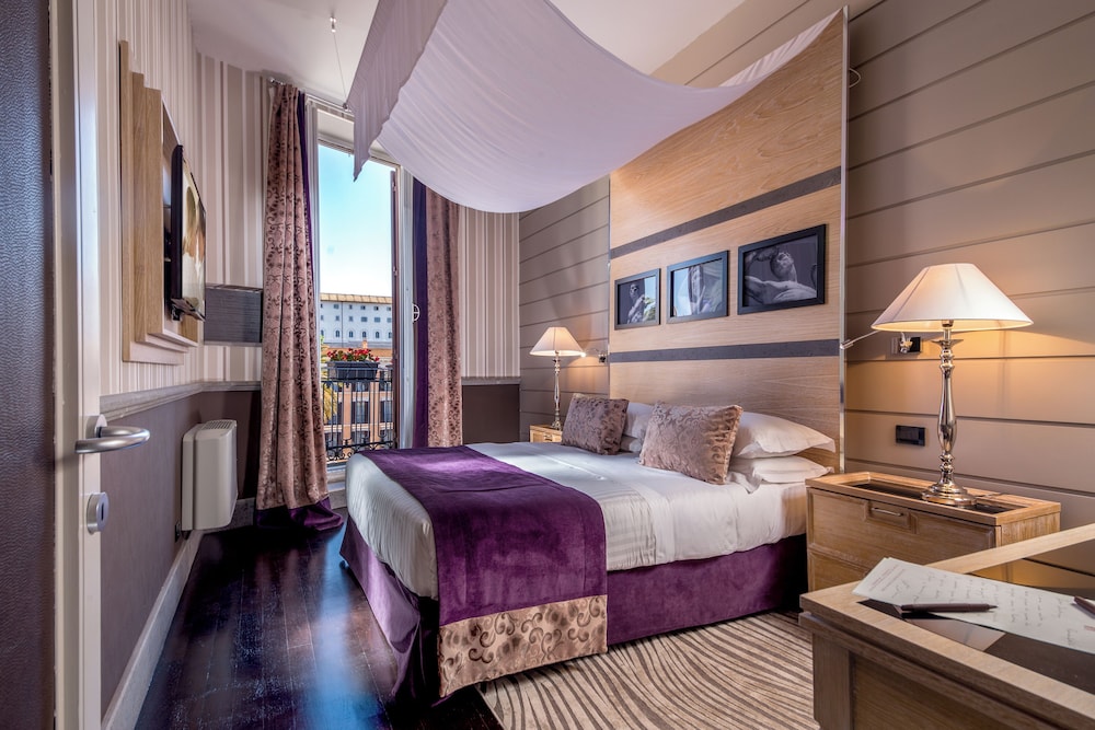The Inn at the Spanish Steps 17
