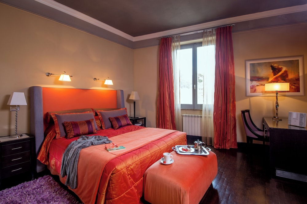 The Inn at the Spanish Steps 18