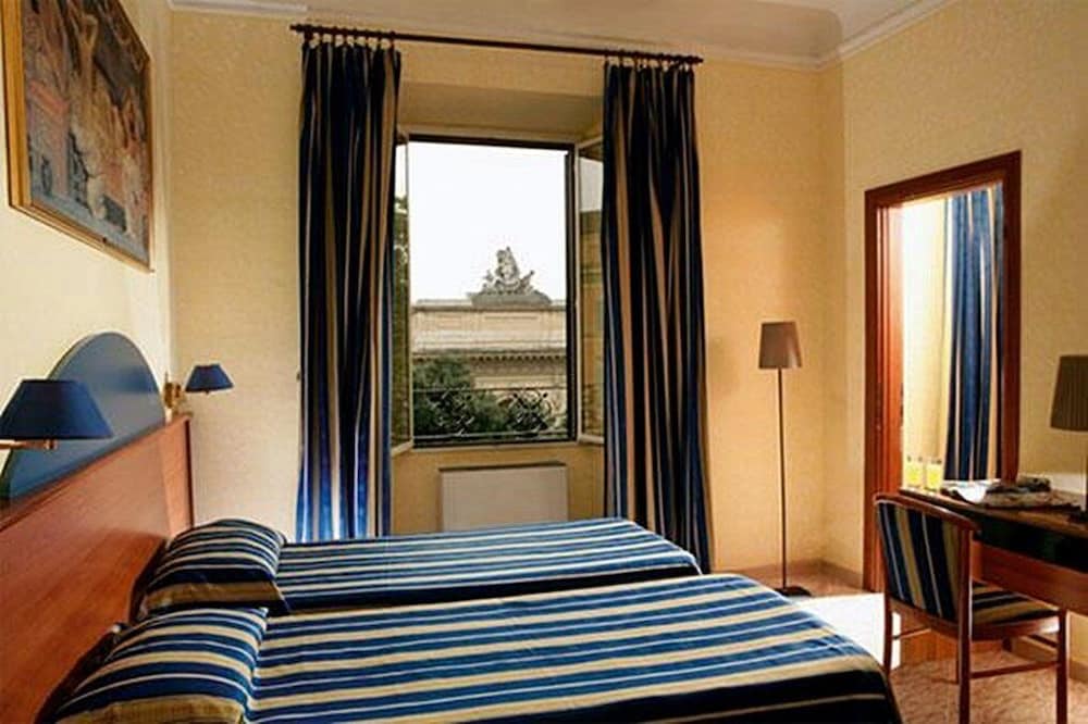 The Kennedy Hotel 1
