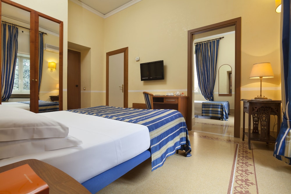 The Kennedy Hotel 22