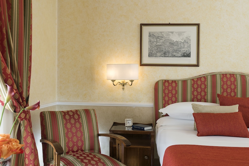 Bettoja Hotel Massimo D'Azeglio 13