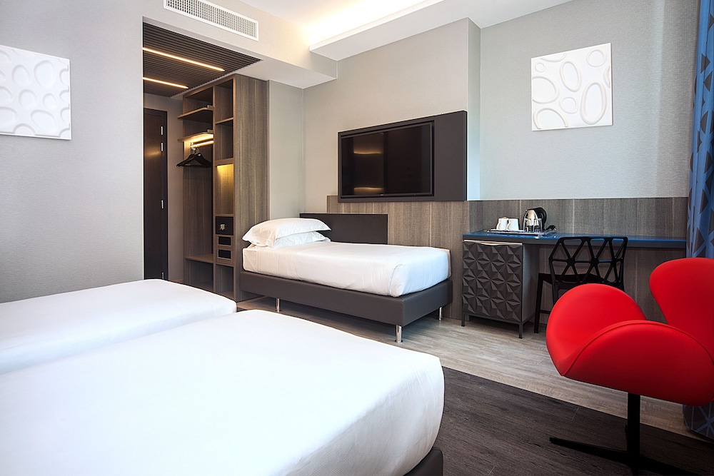 iQ Hotel Milano 8