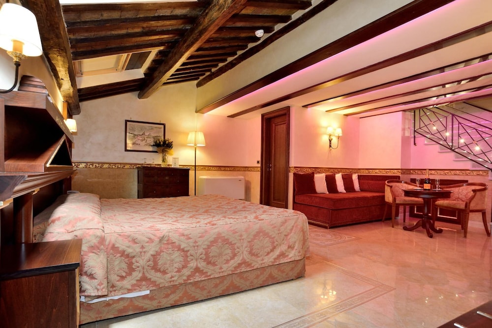Hotel Pantheon 16