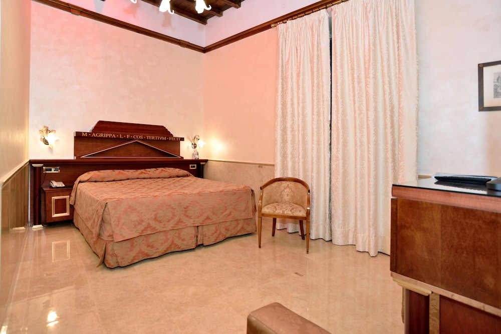 Hotel Pantheon 10