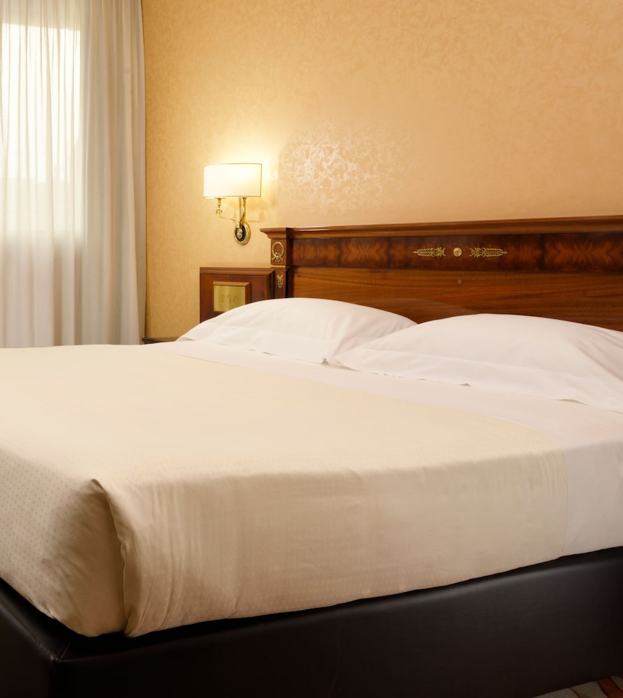UNAHOTELS Scandinavia Milano 11