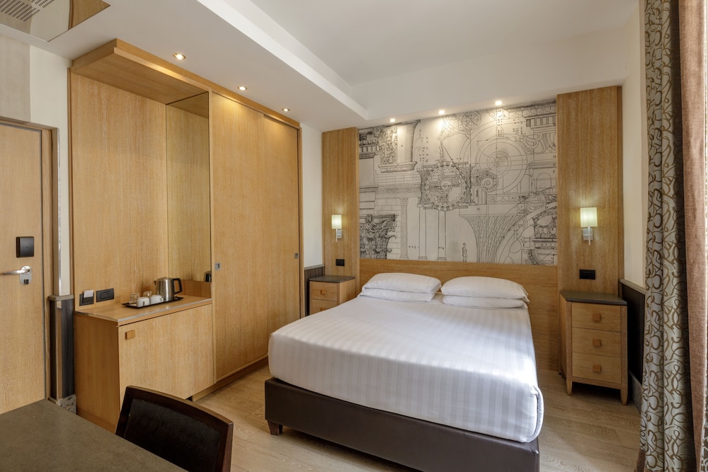 Royal Court 22