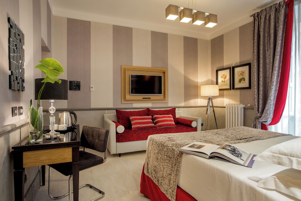 Royal Court 17
