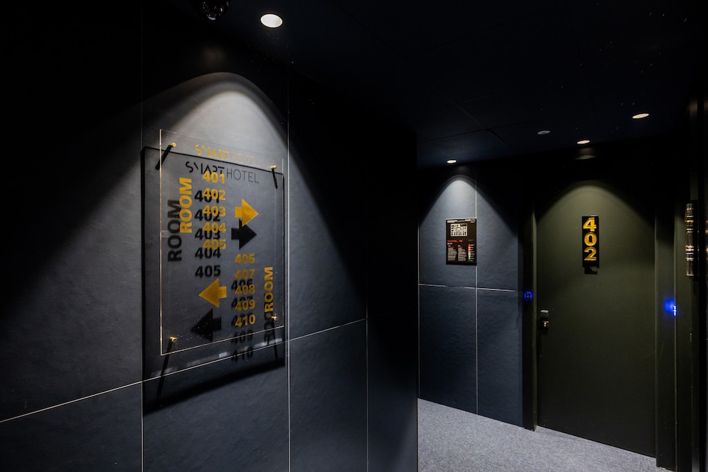 Smart Hotel Central Station 24