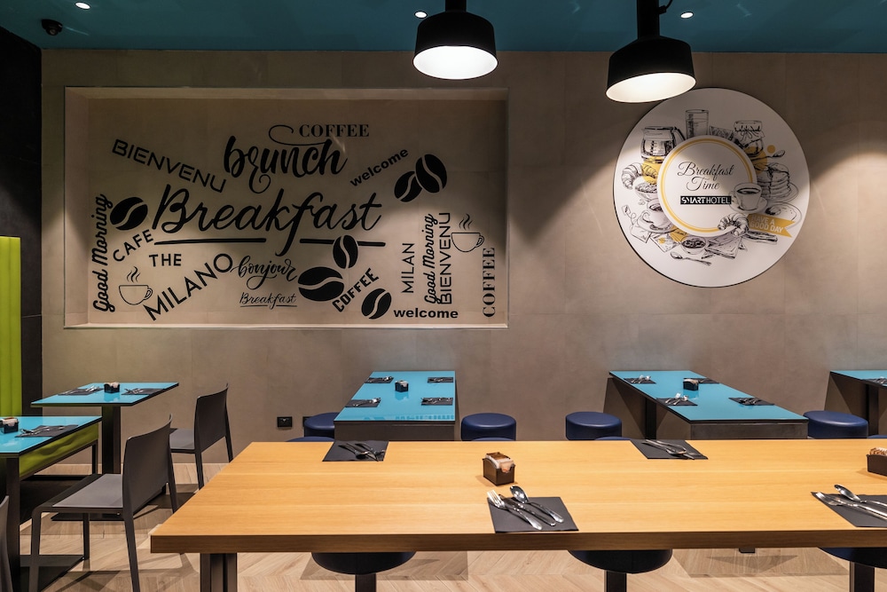 Smart Hotel Central Station 18