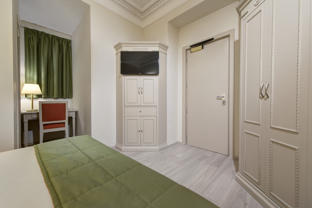 The Bailey's Hotel 3