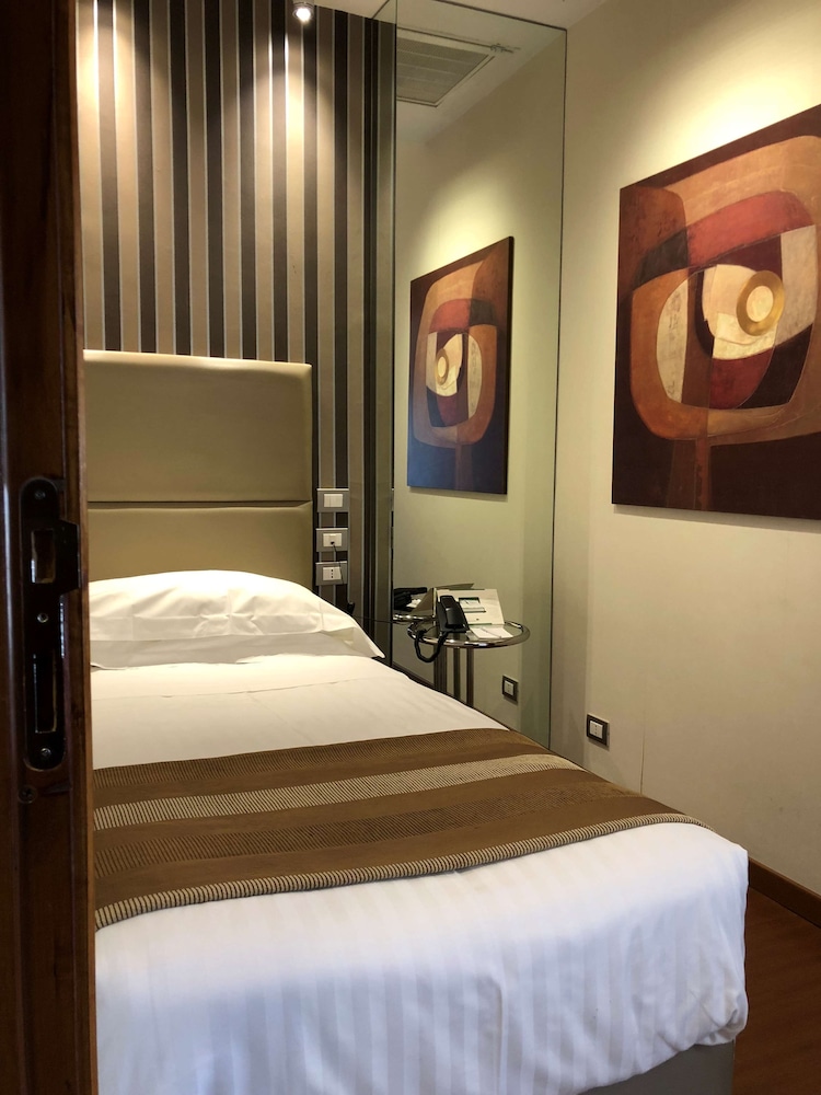 Best Western Hotel Piccadilly 19