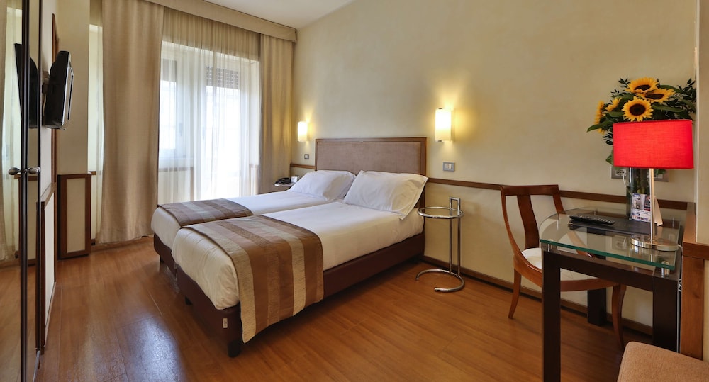 Best Western Hotel Piccadilly 9