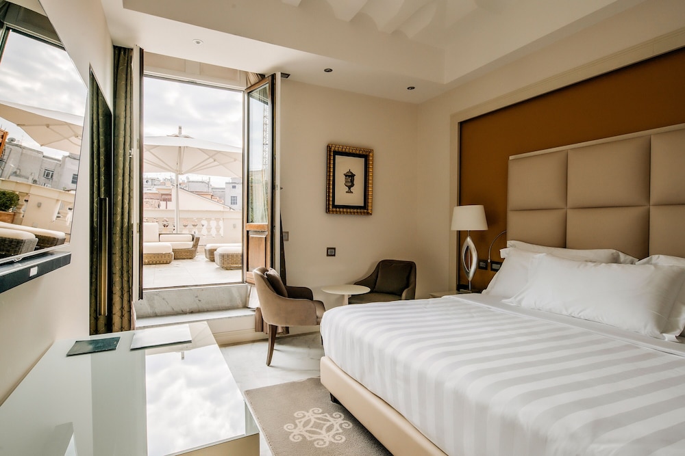 Aleph Rome Hotel, Curio Collection by Hilton 11