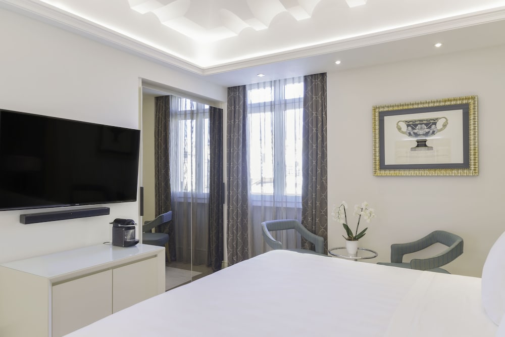 Aleph Rome Hotel, Curio Collection by Hilton 12