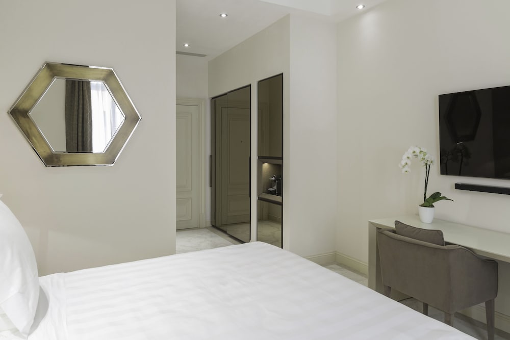 Aleph Rome Hotel, Curio Collection by Hilton 14