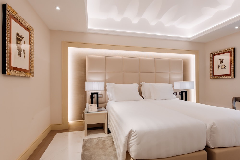 Aleph Rome Hotel, Curio Collection by Hilton 9