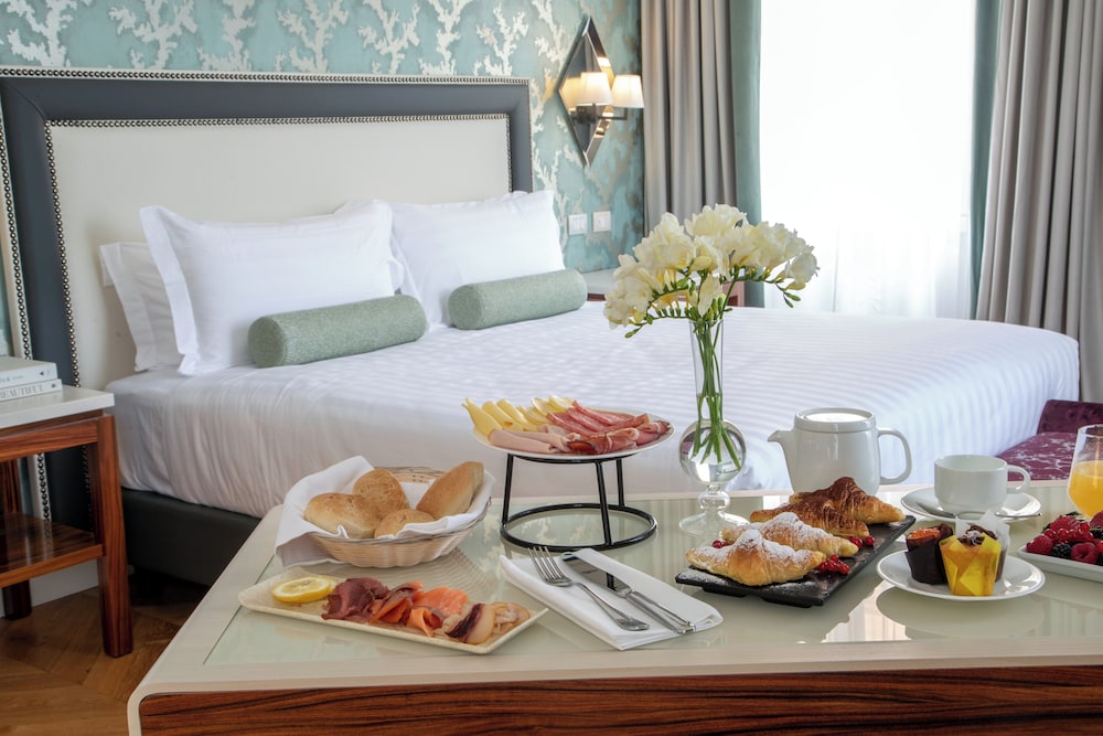 Rose Garden Palace by Omnia Hotels 11