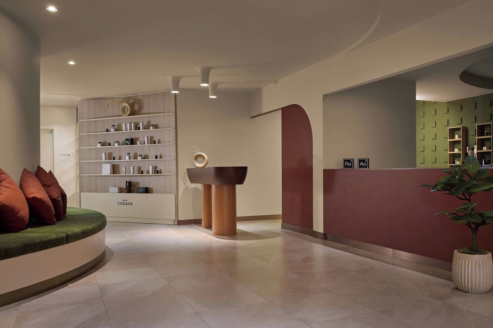 Cardo Roma, Autograph Collection 12