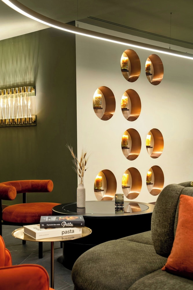 Cardo Roma, Autograph Collection 9