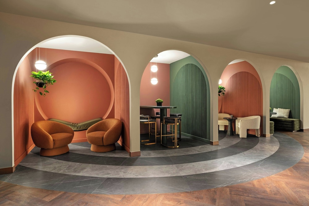 Cardo Roma, Autograph Collection 5