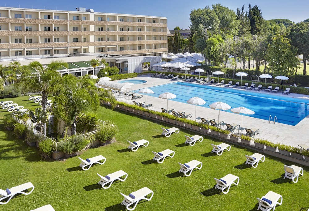 Crowne Plaza St. Peter's 1