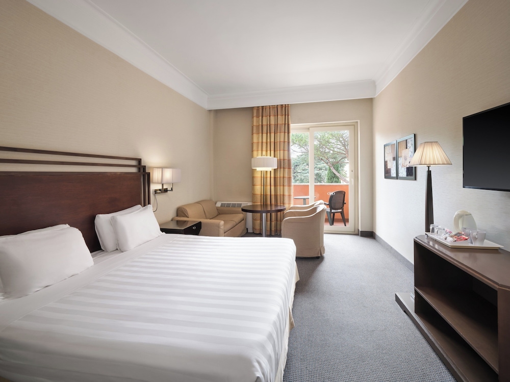Crowne Plaza St. Peter's 18