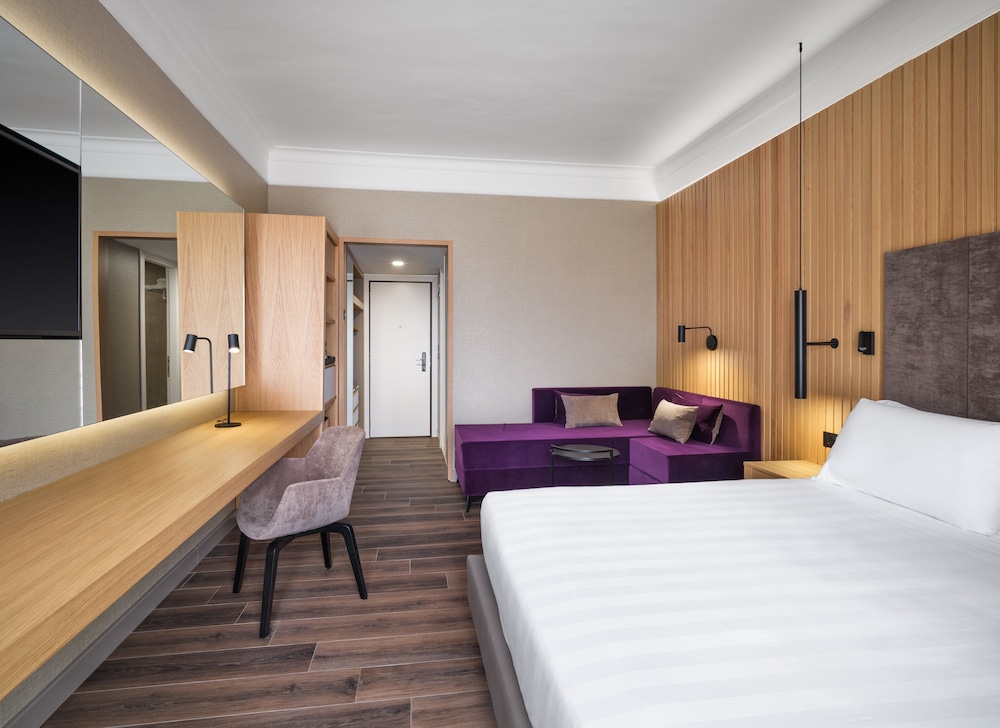 Crowne Plaza St. Peter's 15