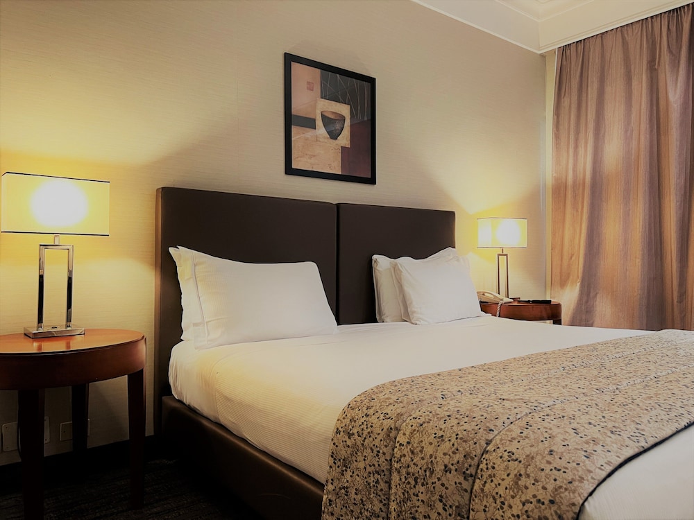 Crowne Plaza St. Peter's 5
