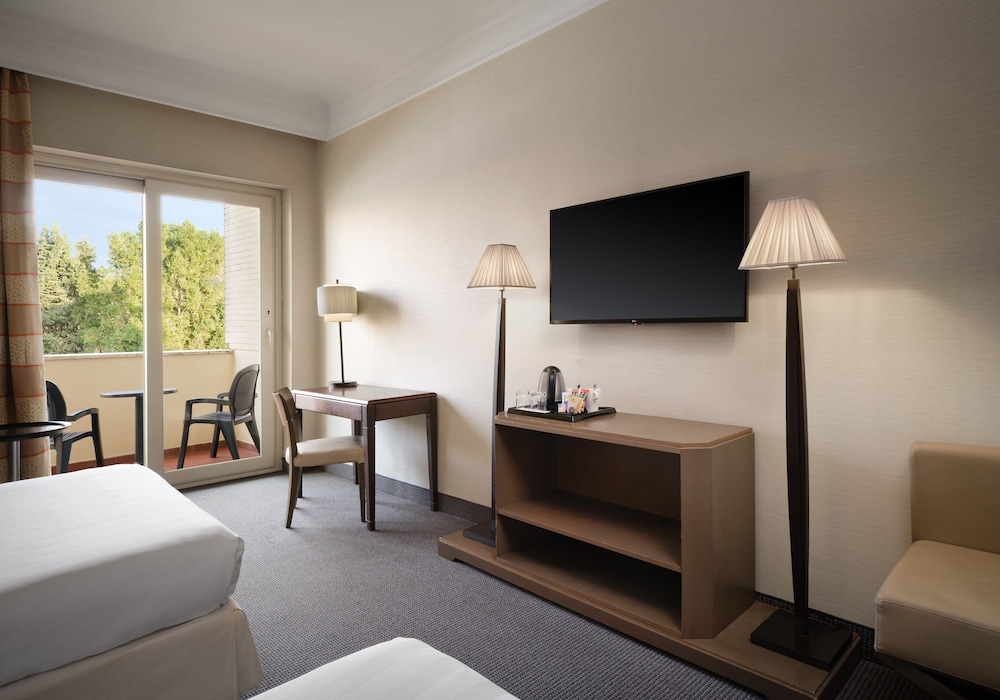 Crowne Plaza St. Peter's 14
