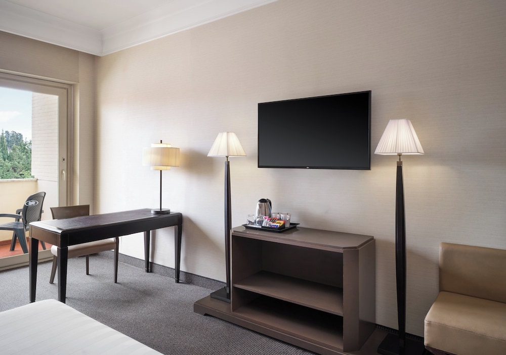 Crowne Plaza St. Peter's 13