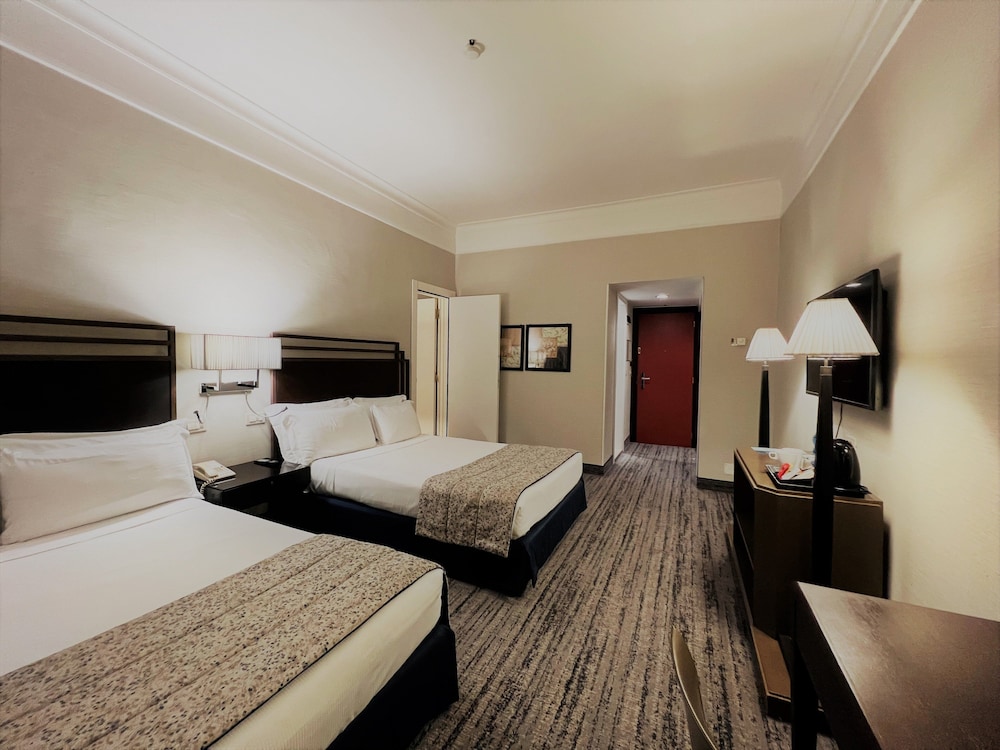Crowne Plaza St. Peter's 3