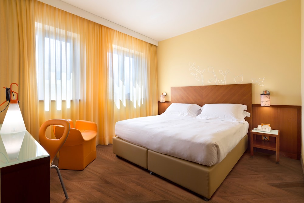 UNAHOTELS Mediterraneo Milano 13