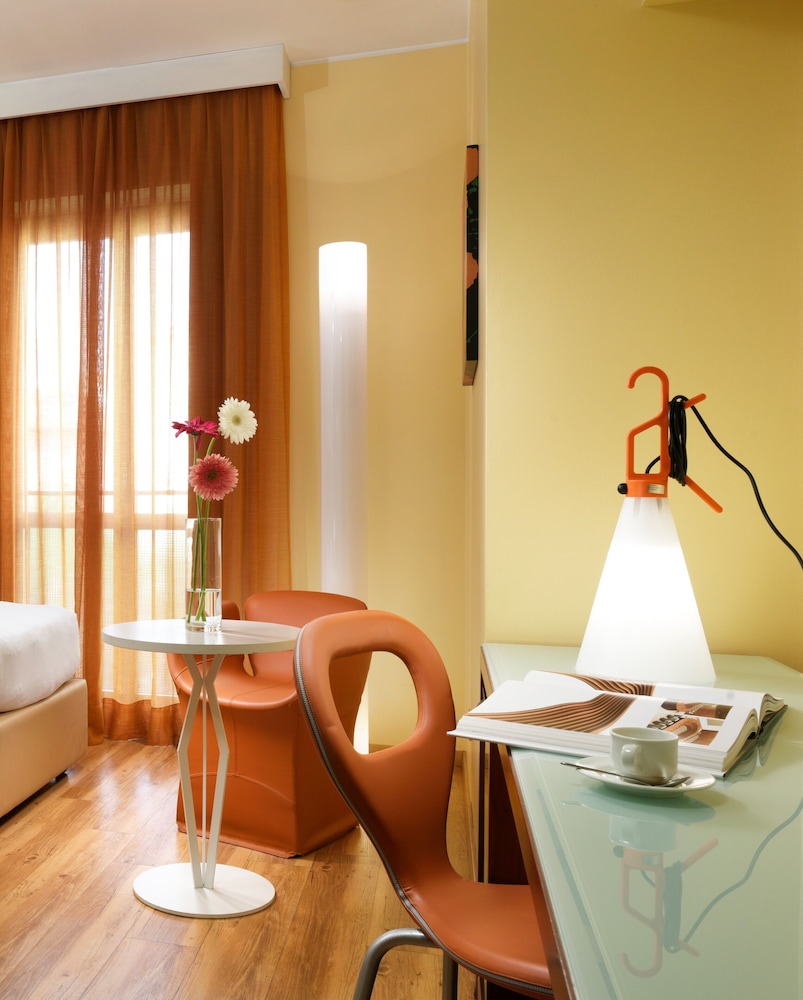 UNAHOTELS Mediterraneo Milano 10