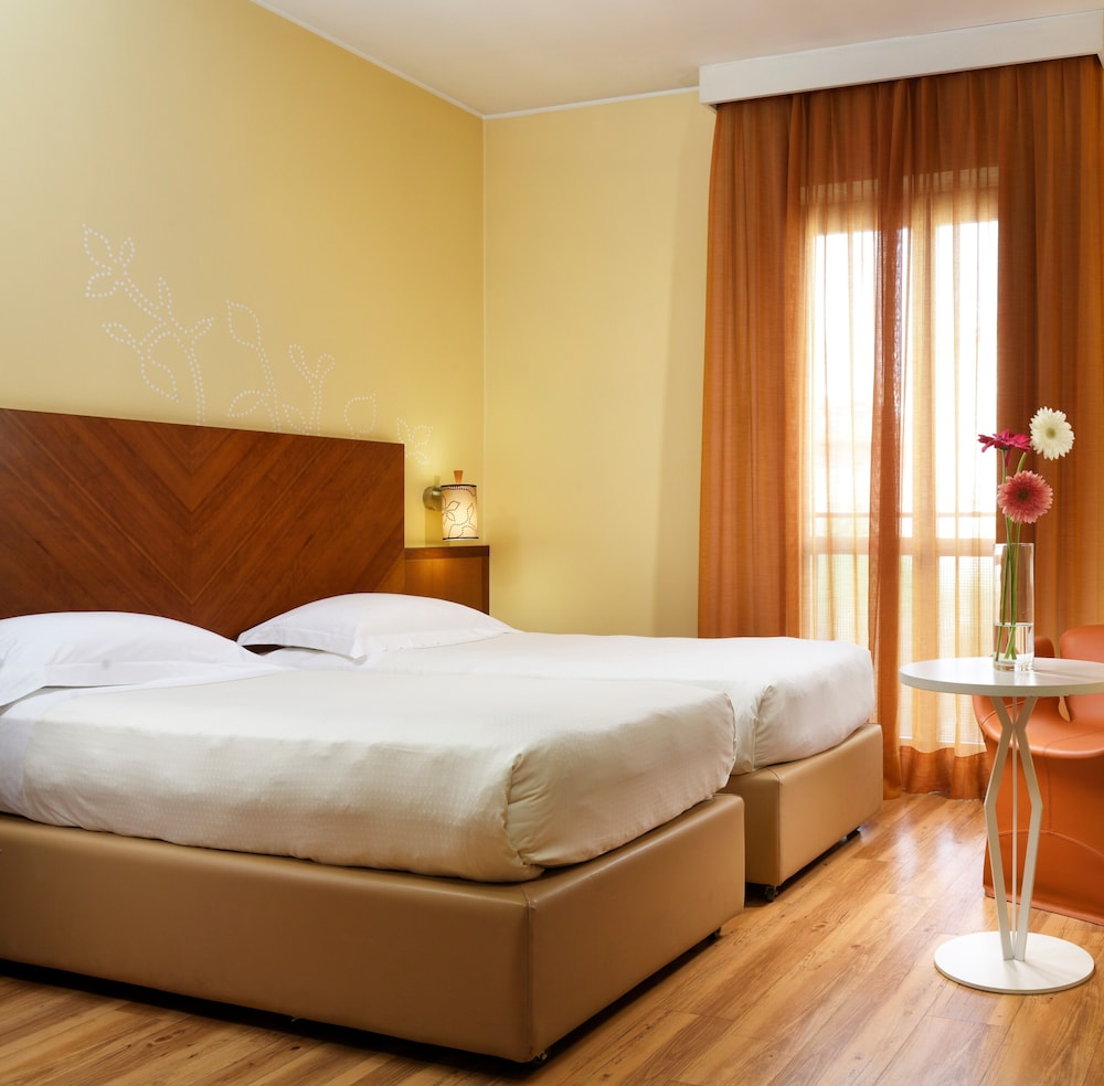 UNAHOTELS Mediterraneo Milano 9