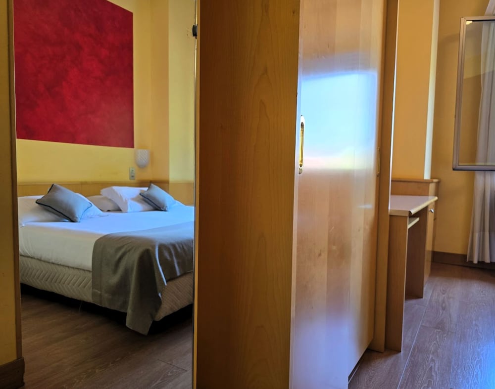 Sant'Ambroeus 7