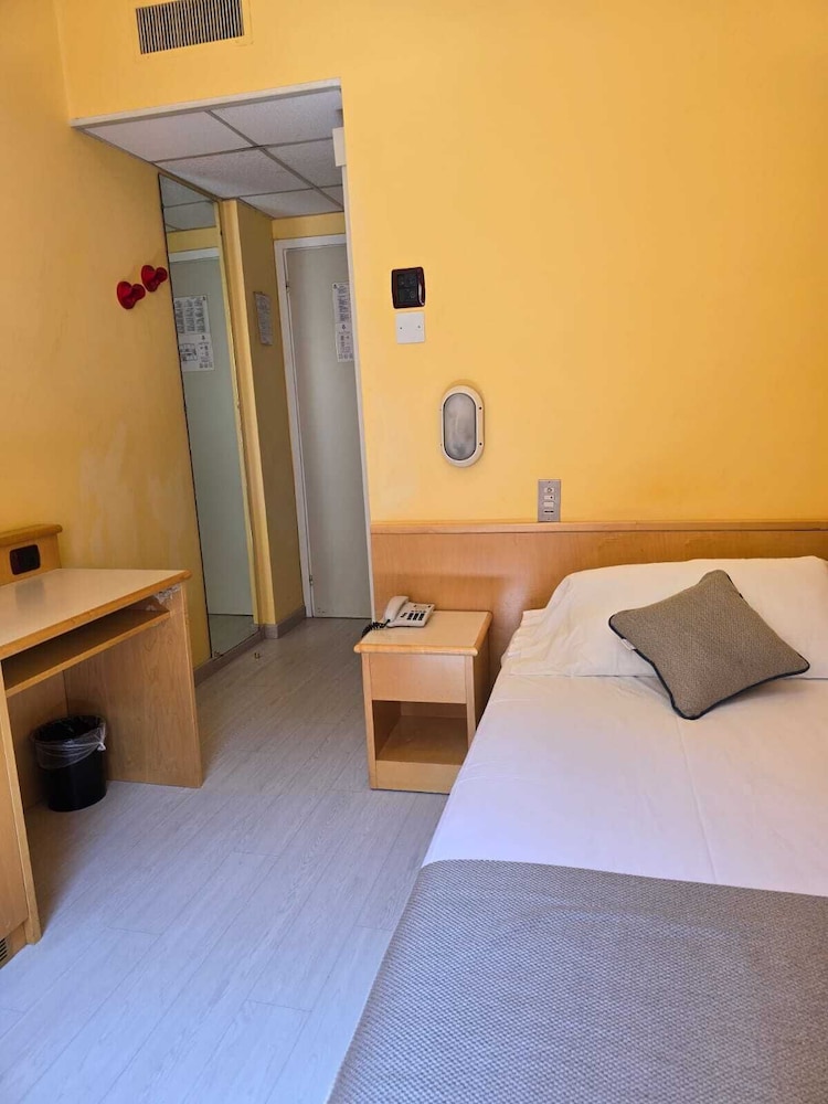Sant'Ambroeus 3