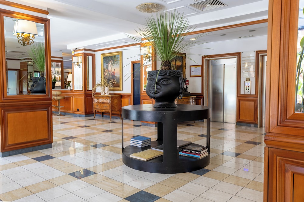 Grand Hotel Tiberio 6