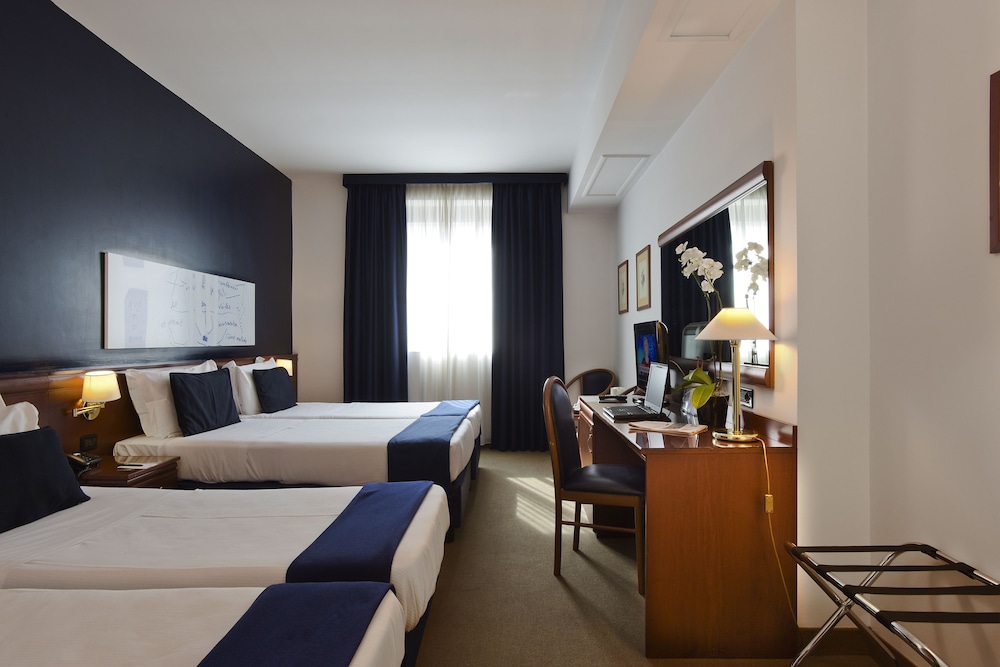 Grand Hotel Tiberio 10